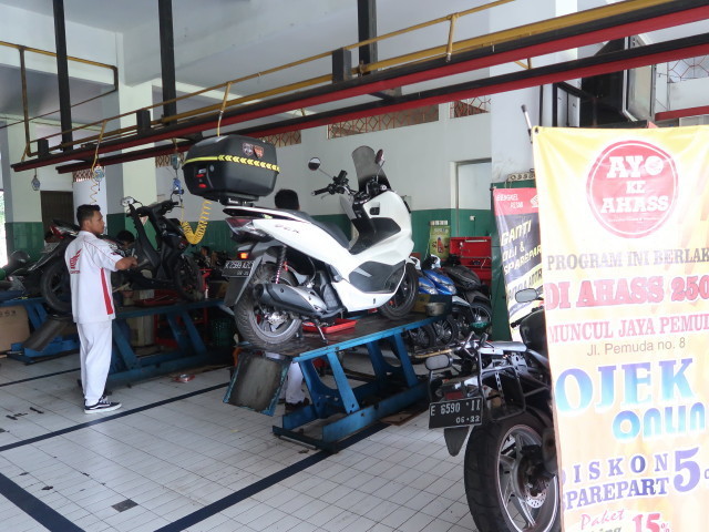 Honda Pcx 150 2nd Service バイクの２度めのサービスって １度目とこんなに間隔が近くても良かったっけ 紅海だより 南の島のリゾート暮らし マレーシア編